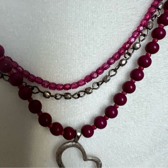 🍭6/$30 Pink multistrand beaded necklace with silver tone heart charm pendant - Picture 3 of 4